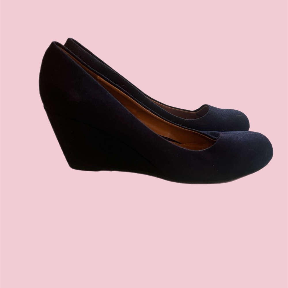 Classic Navy Blue Wedge Pumps